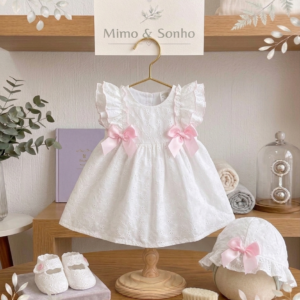 Vestido e chapéu